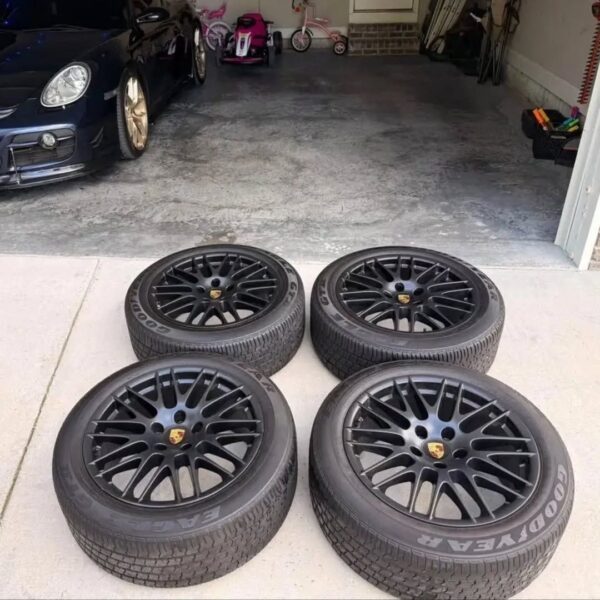 Porsche Cayenne GTS wheels