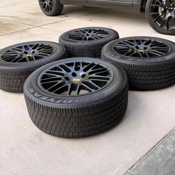 Porsche Cayenne GTS wheels